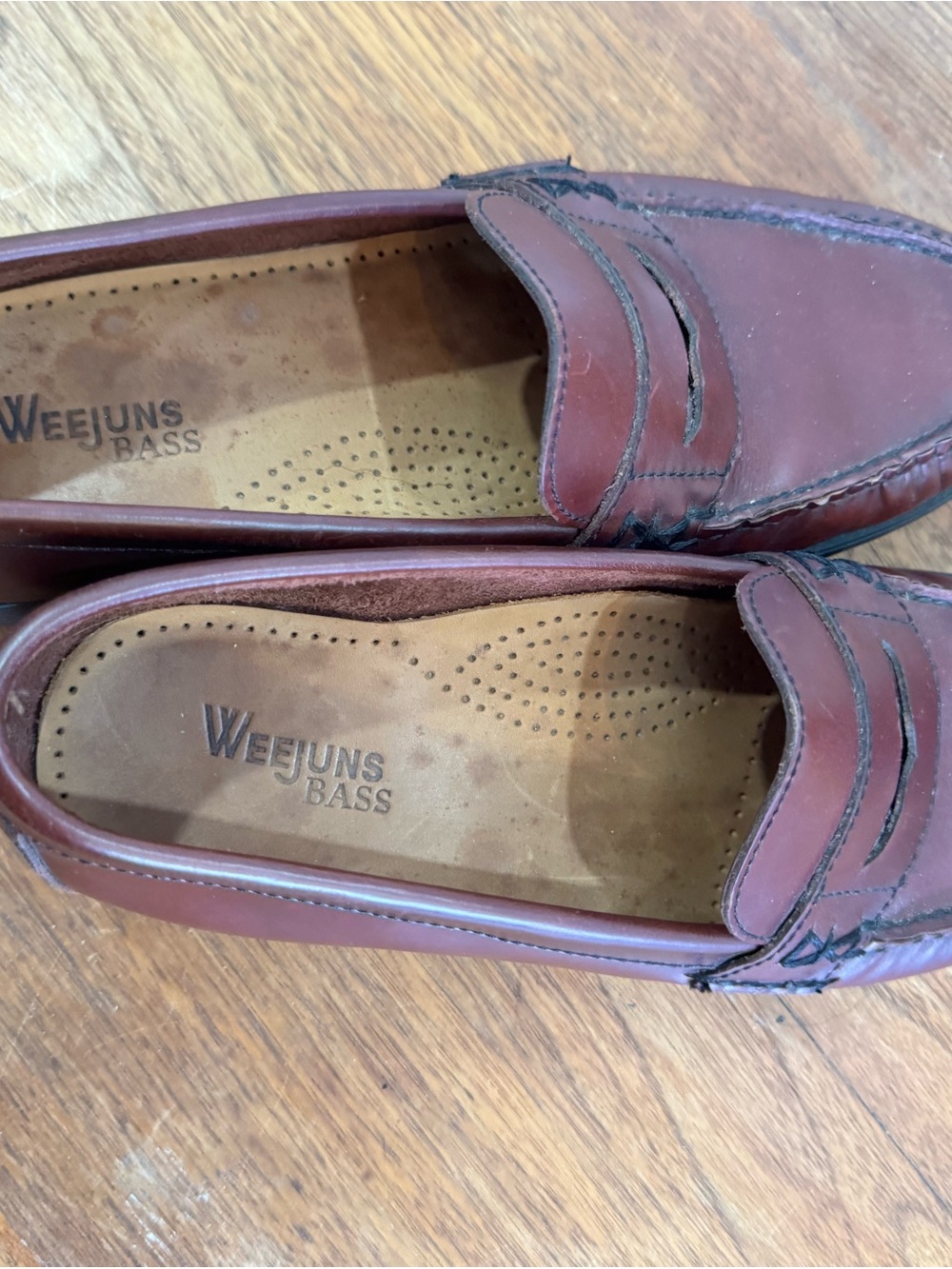 Classic Weejuns burgundy leather loafers, Sz 7 - Picture 2 of 4